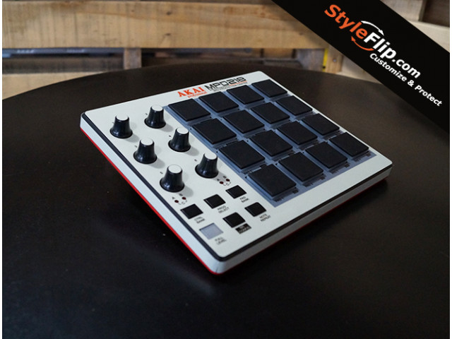 Akai MPD 218 Classic Look Side