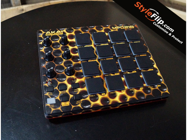 Akai MPD 218 Honeycomb Top