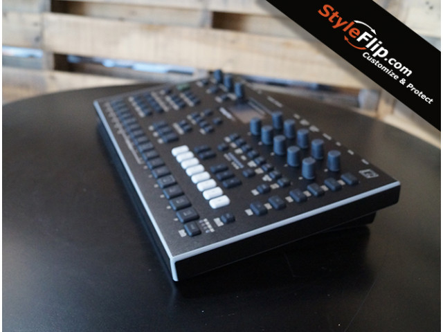Elektron Analog Four MK2 Side