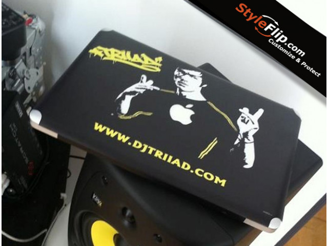 MacBook Pro Custom Skin DJ Triiad Bruce Lee Black Yellow