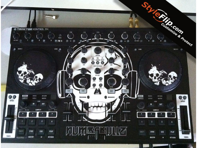 Native Instruments Custom Skin Traktor Kontrol S4 Numbskullz Black