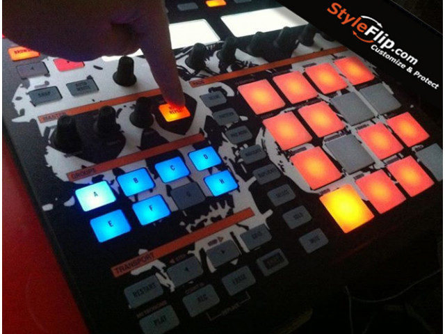 Native Instruments Maschine Mk1 & Mk2 Decal Design B&W Skull