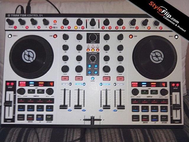 NI Traktor Kontrol S4 Styleflip Custom Skin White Clean Minimal