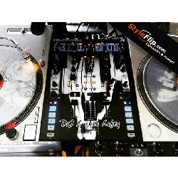 NI Traktor Kontrol Z2 Black Custom Skin Styleflip