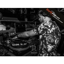 Serato Vinyl Custom Gear DJ Black White StyleFlip Turntable